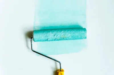 Peinture intérieure à Éourres — murs, plafonds et boiseries